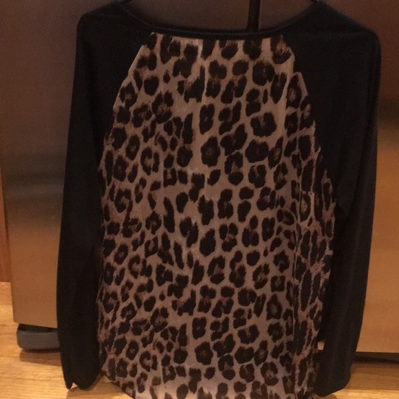 Women’s medium black/leopard blouse euc - Picture 5 of 7